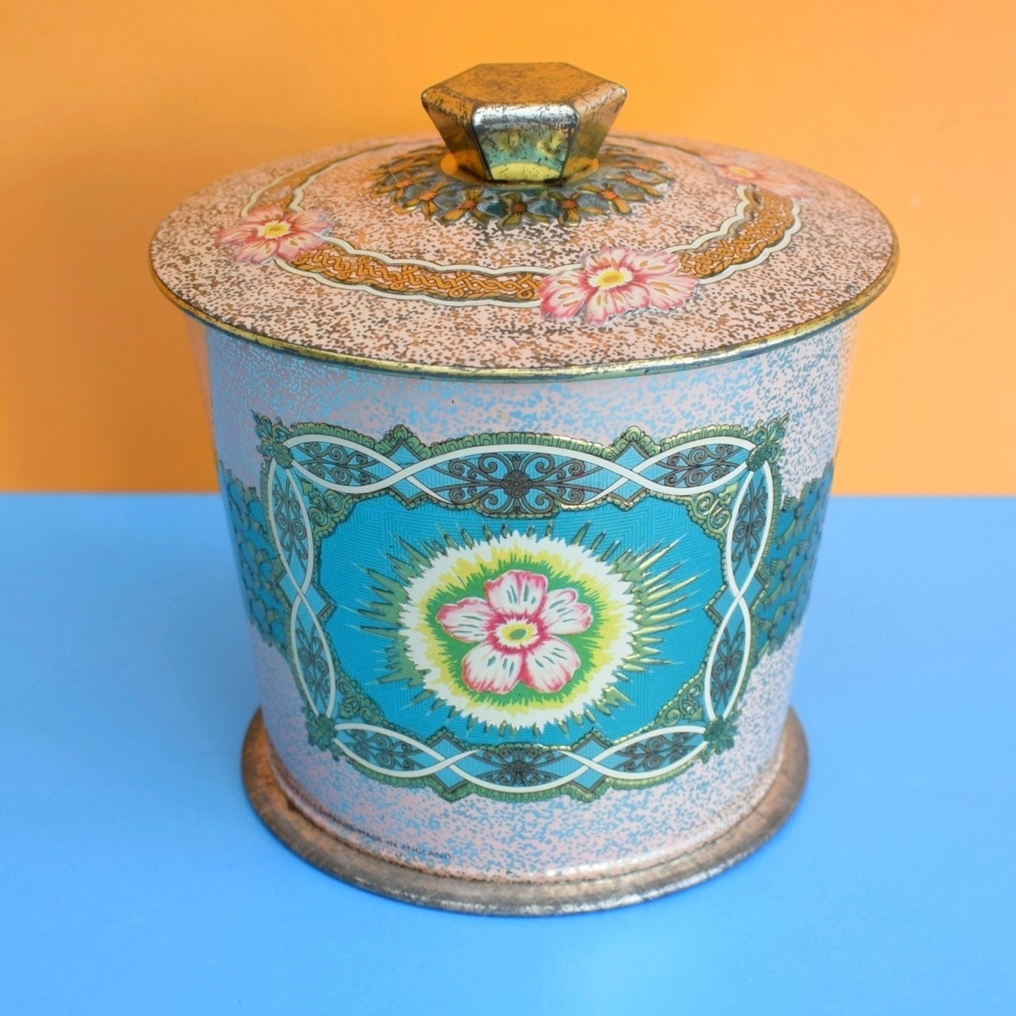 Vintage 1960s Baret Ware Tin - Spring Rose by Vintage