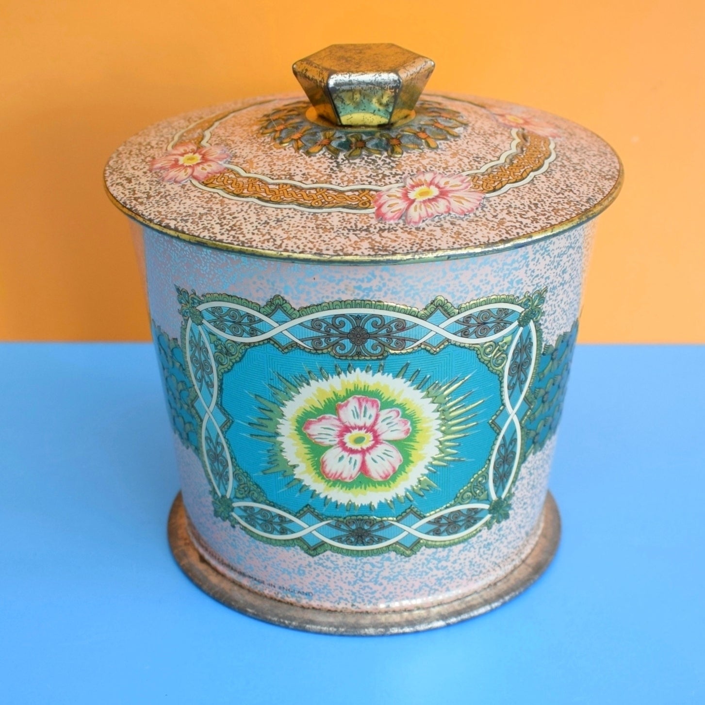 Vintage 1960s Baret Ware Tin - Spring Rose by Vintage