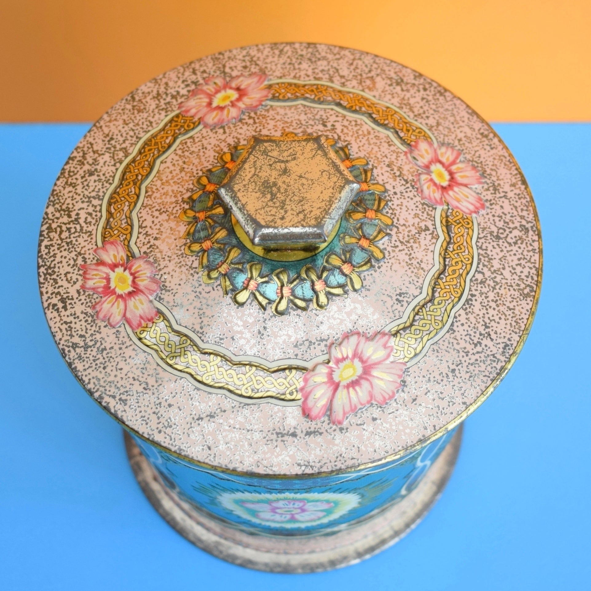 Vintage 1960s Baret Ware Tin - Spring Rose by Vintage
