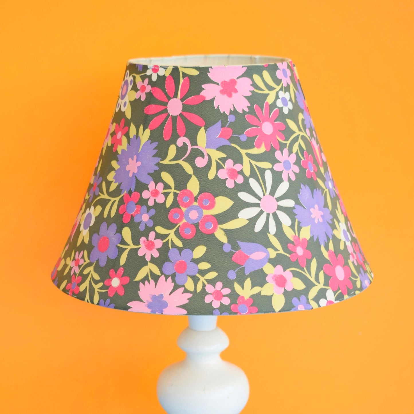 Vintage 1960s Table Lamp - Flower Lamp Shade - Lilac & Pink by Vintage