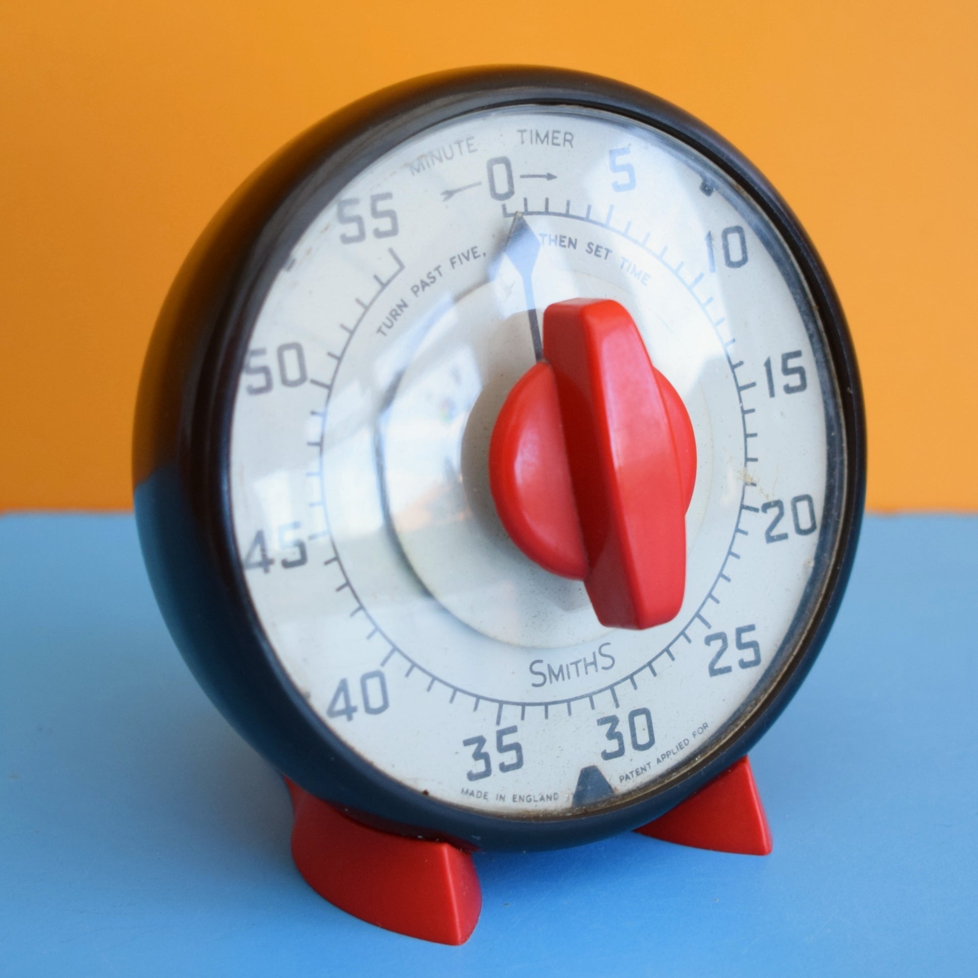 American Style Timer Vintage 1950s Kitchen Timer Ringer- Smiths - Red – Pineapple Retro