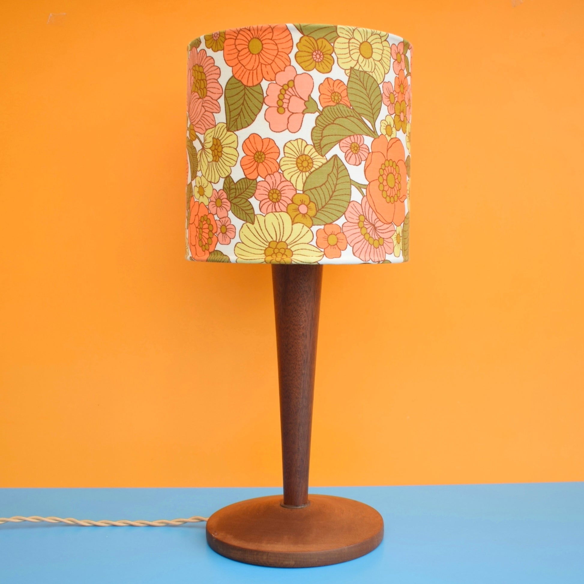 Vintage 1960s Table Lamp - Flower Lamp Shade - Orange & Peach by Vintage