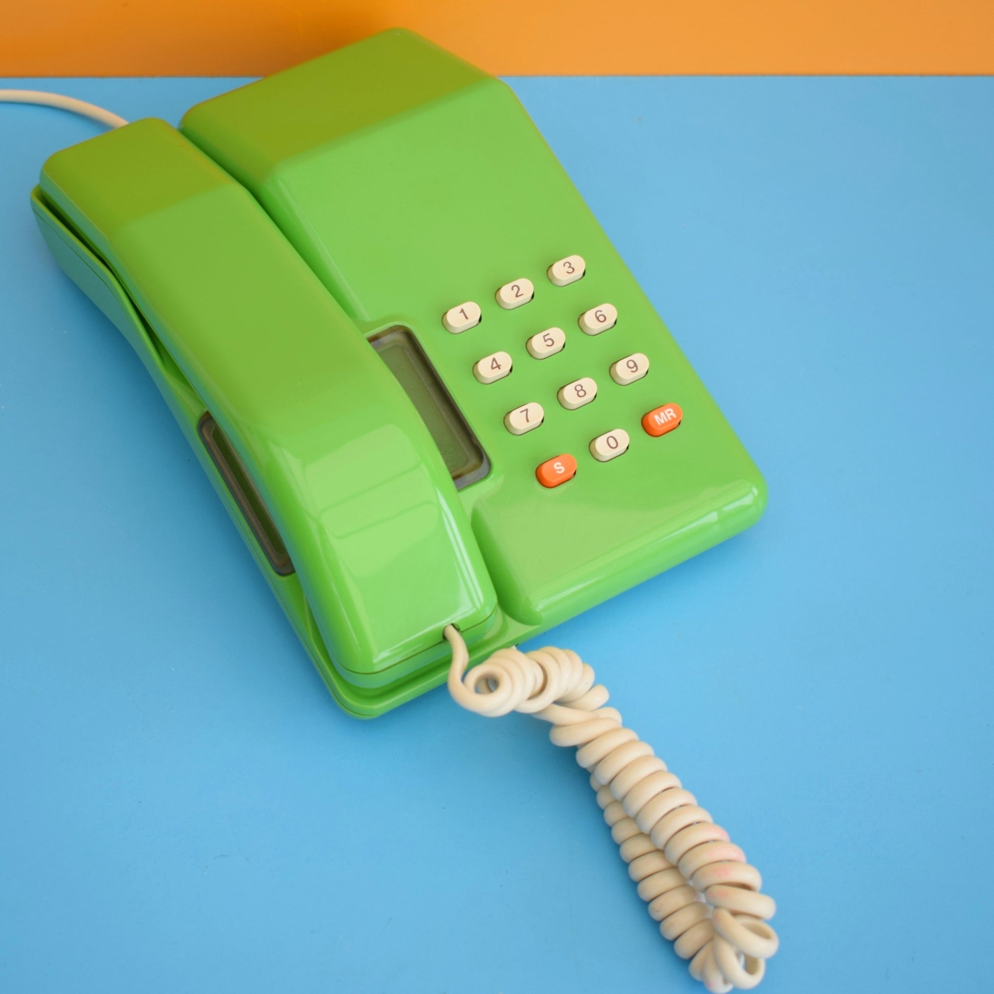 Vintage 1980s Viscount Home Phone - Fully Working - Kermit Green . by Pineapple Retro