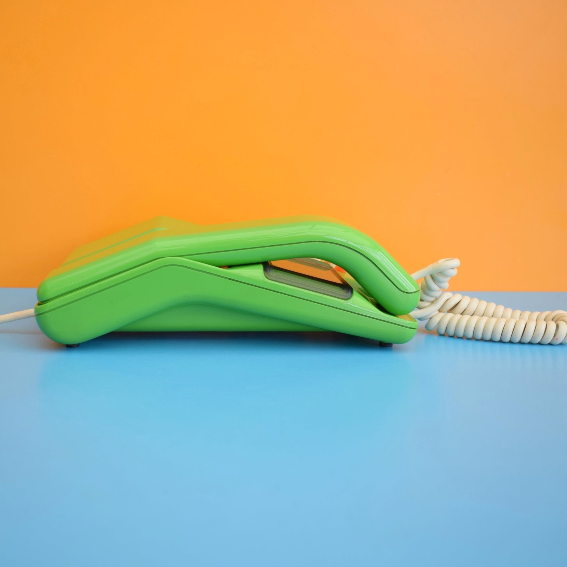 Vintage 1980s Viscount Home Phone - Fully Working - Kermit Green . by Pineapple Retro