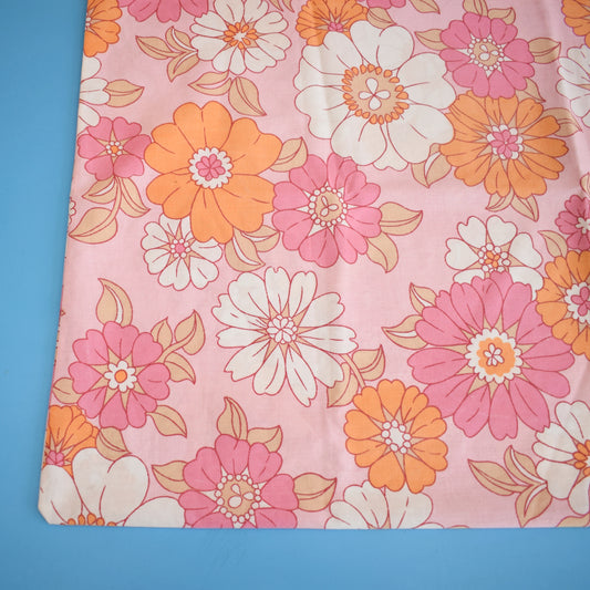 Vintage 1960s Pillowcase Pair - Flower Power - Pink