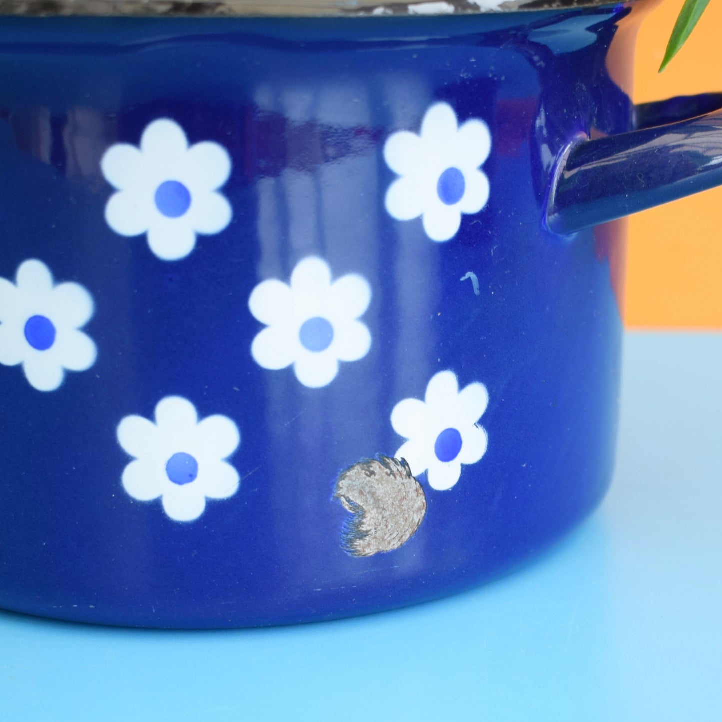 Vintage 1960s Enamel Casserole Base - Blue Flower Power
