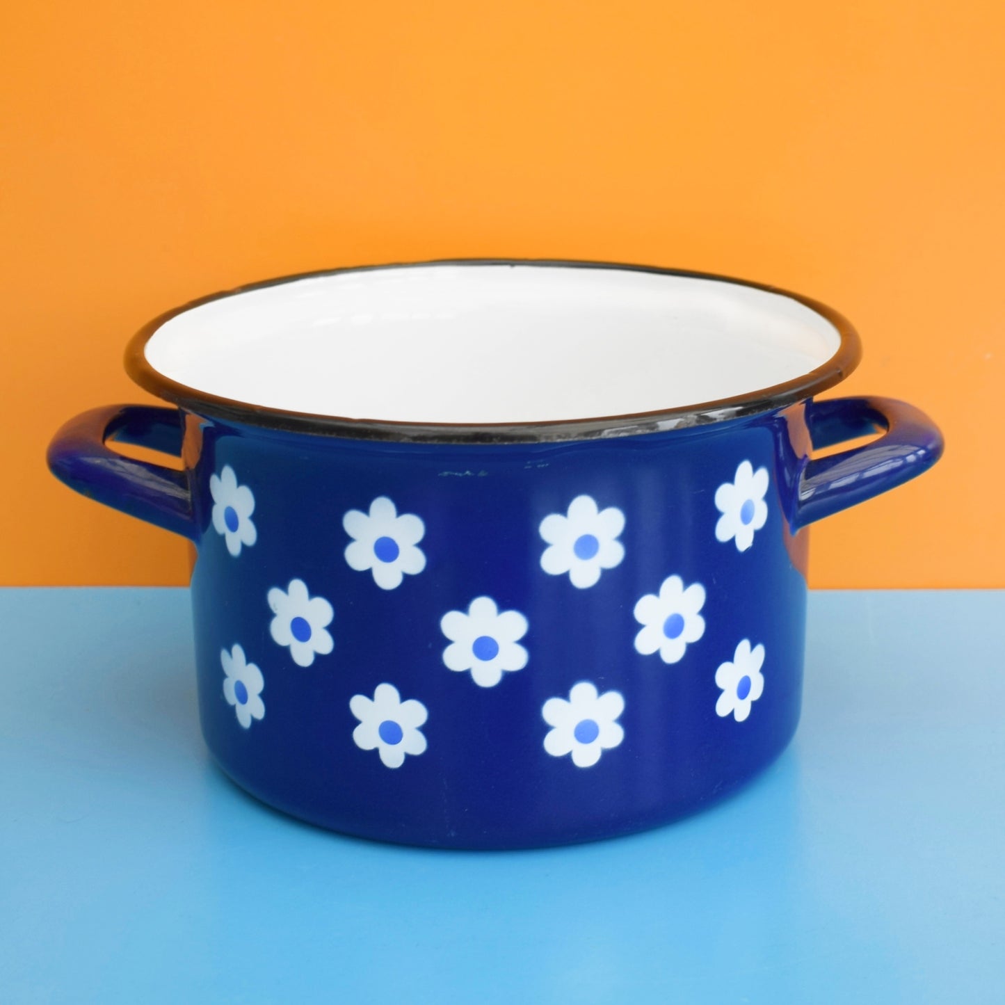 Vintage 1960s Enamel Casserole Base - Blue Flower Power