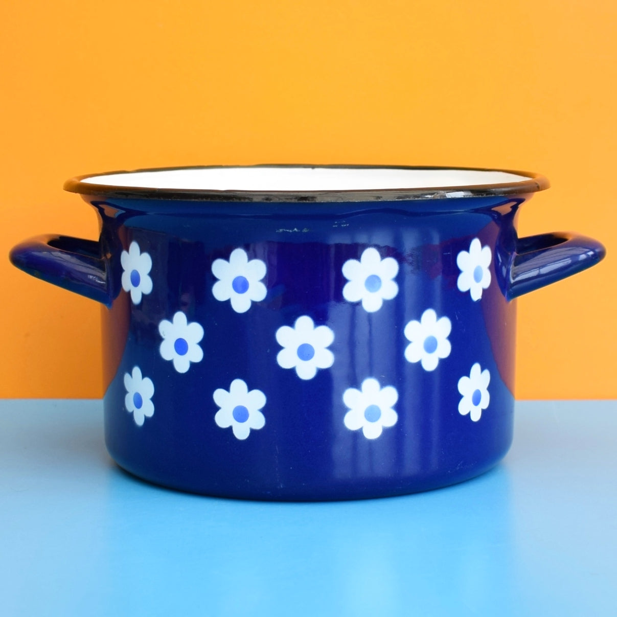 Vintage 1960s Enamel Casserole Base - Blue Flower Power