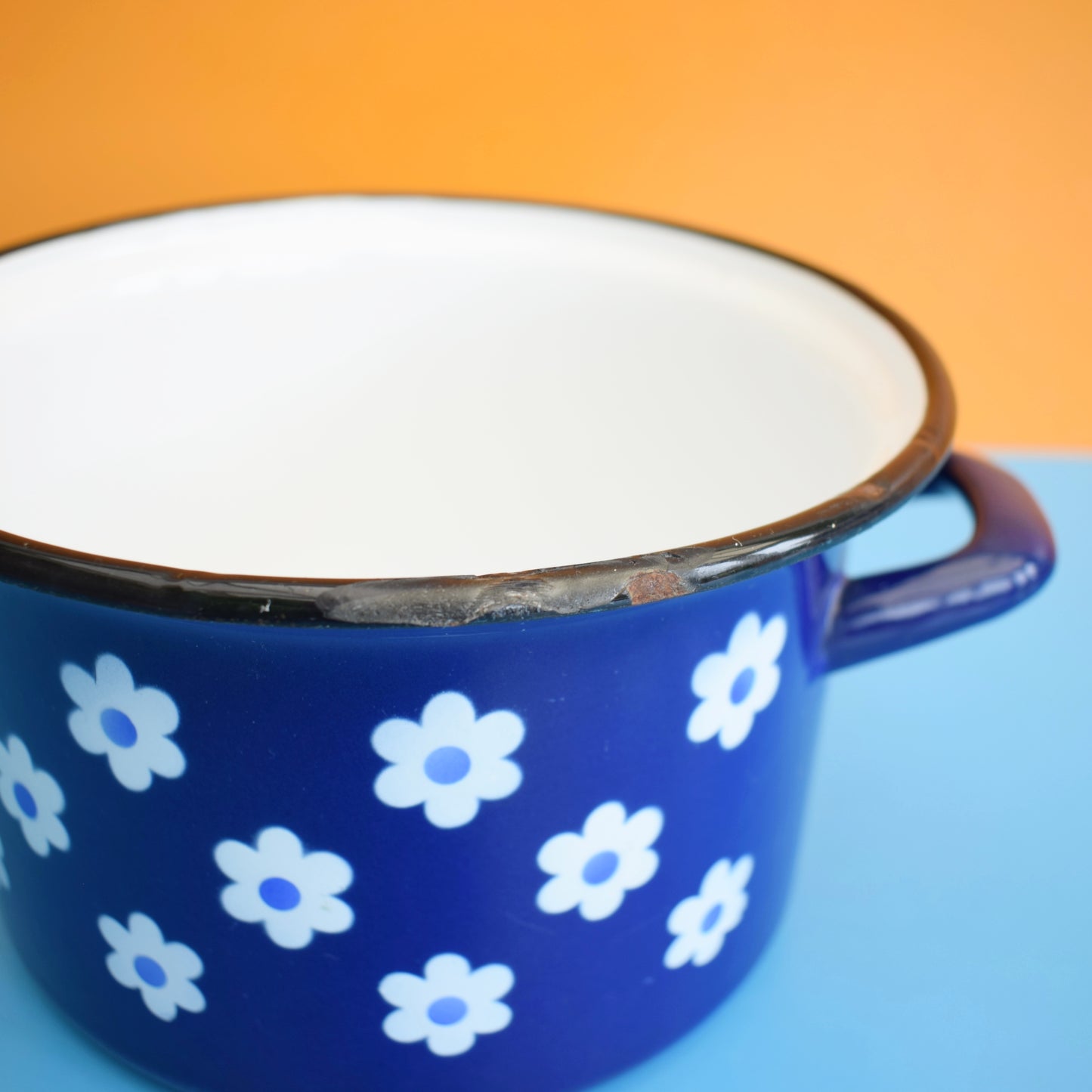 Vintage 1960s Enamel Casserole Base - Blue Flower Power