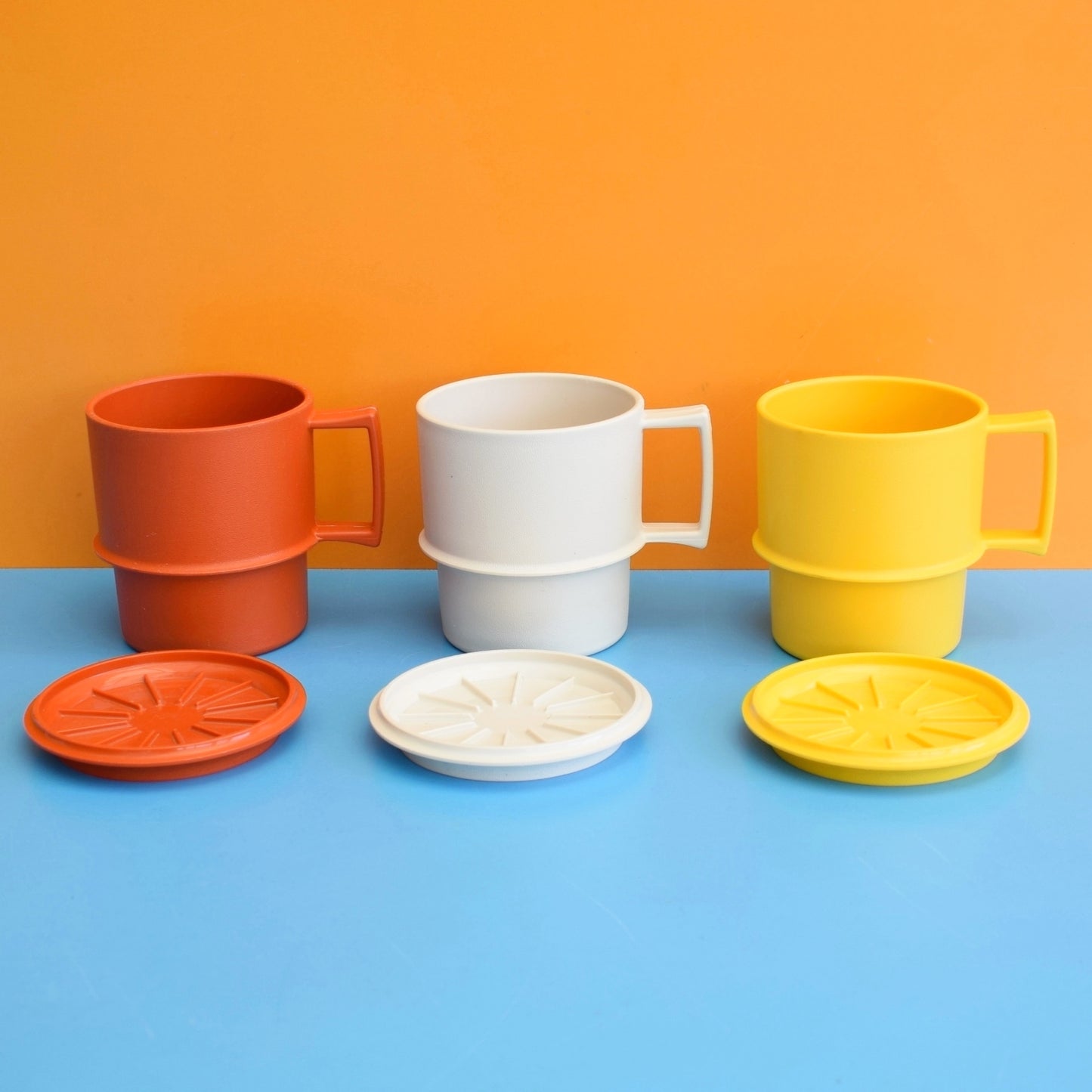 Vintage 1970s Plastic Tupperware Lidded Mugs x3