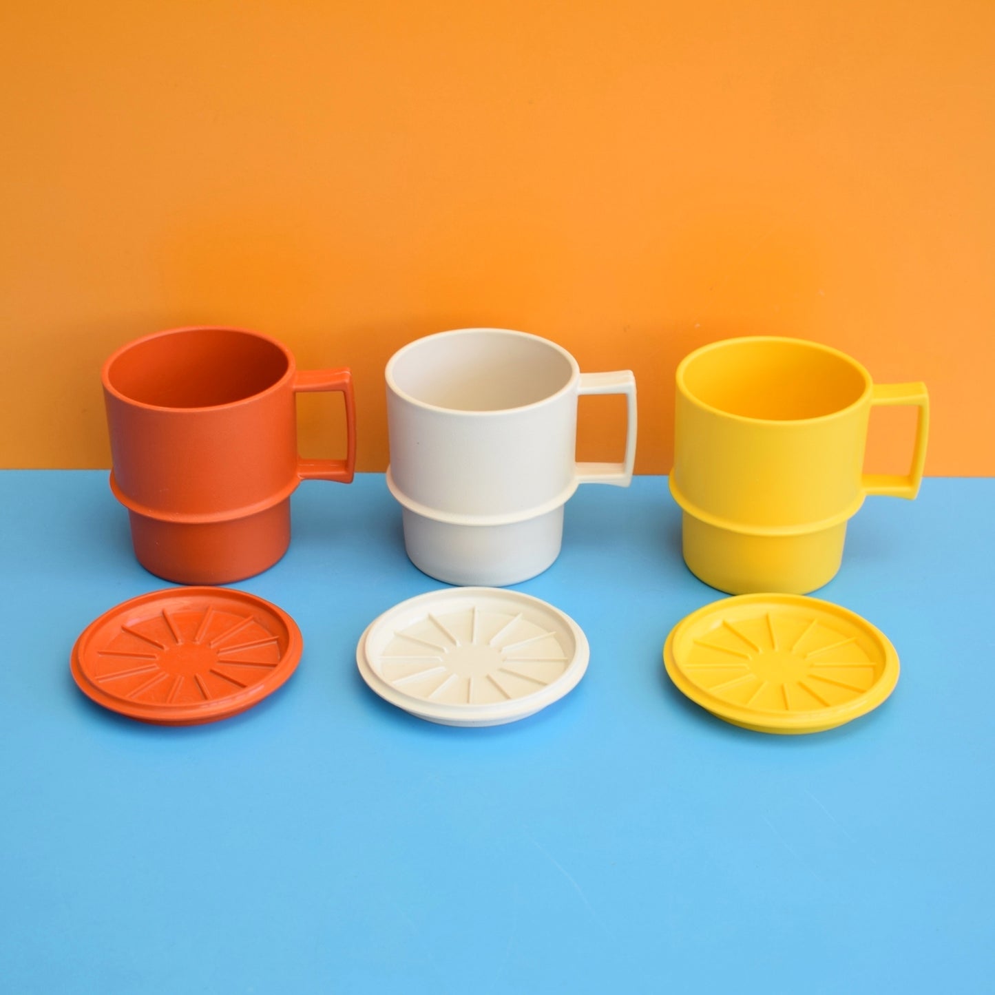 Vintage 1970s Plastic Tupperware Lidded Mugs x3