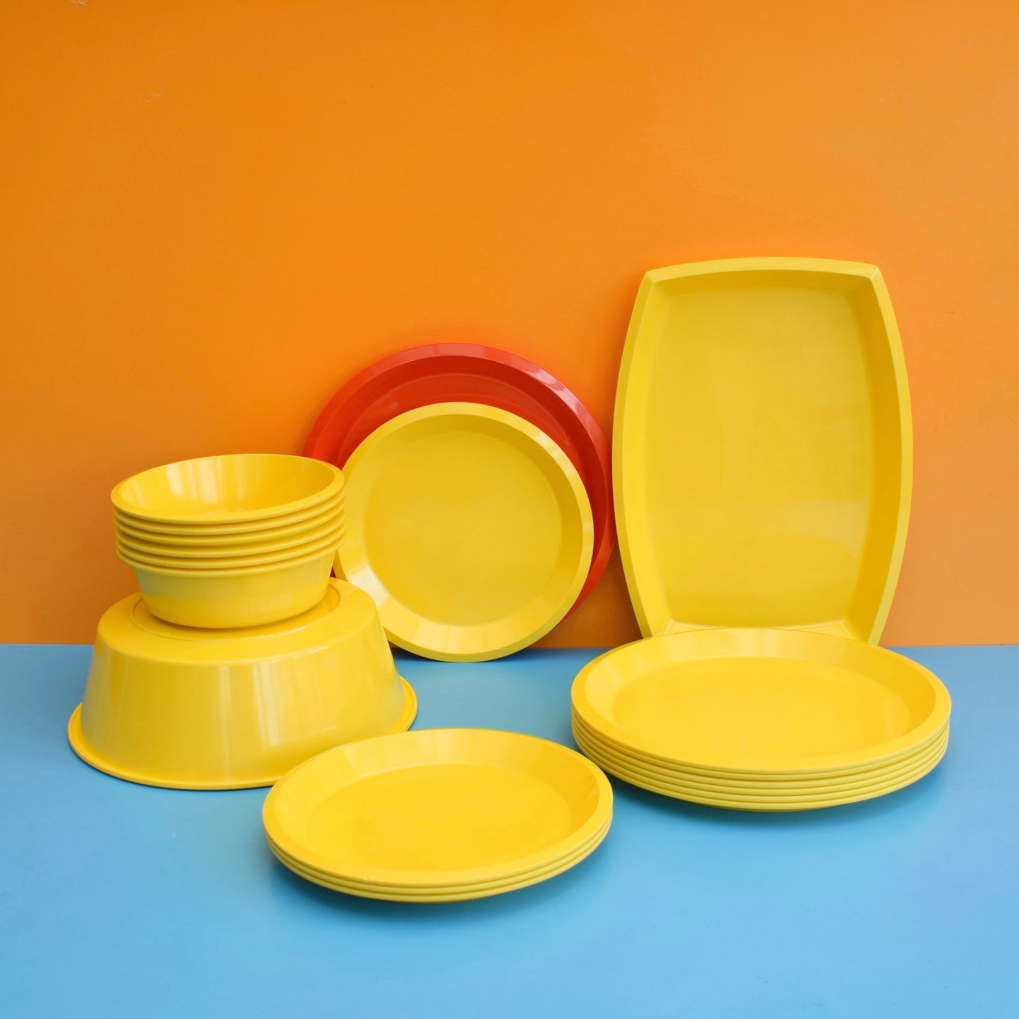 Vintage 1970s Italian Melamine Plastic Plates & Bowls - Canary Yellow . by Pineapple Retro
