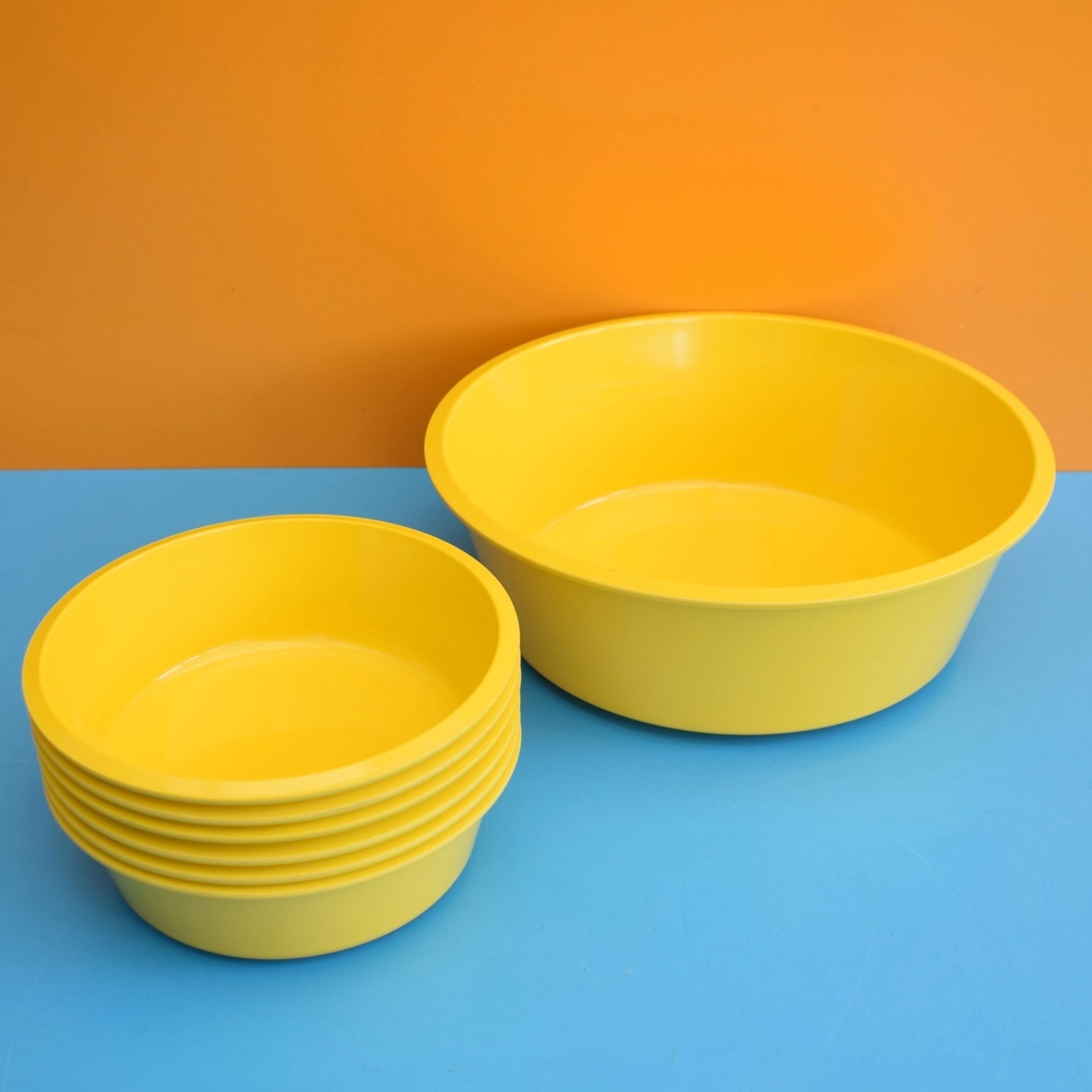 Vintage 1970s Italian Melamine Plastic Plates & Bowls - Canary Yellow . by Pineapple Retro