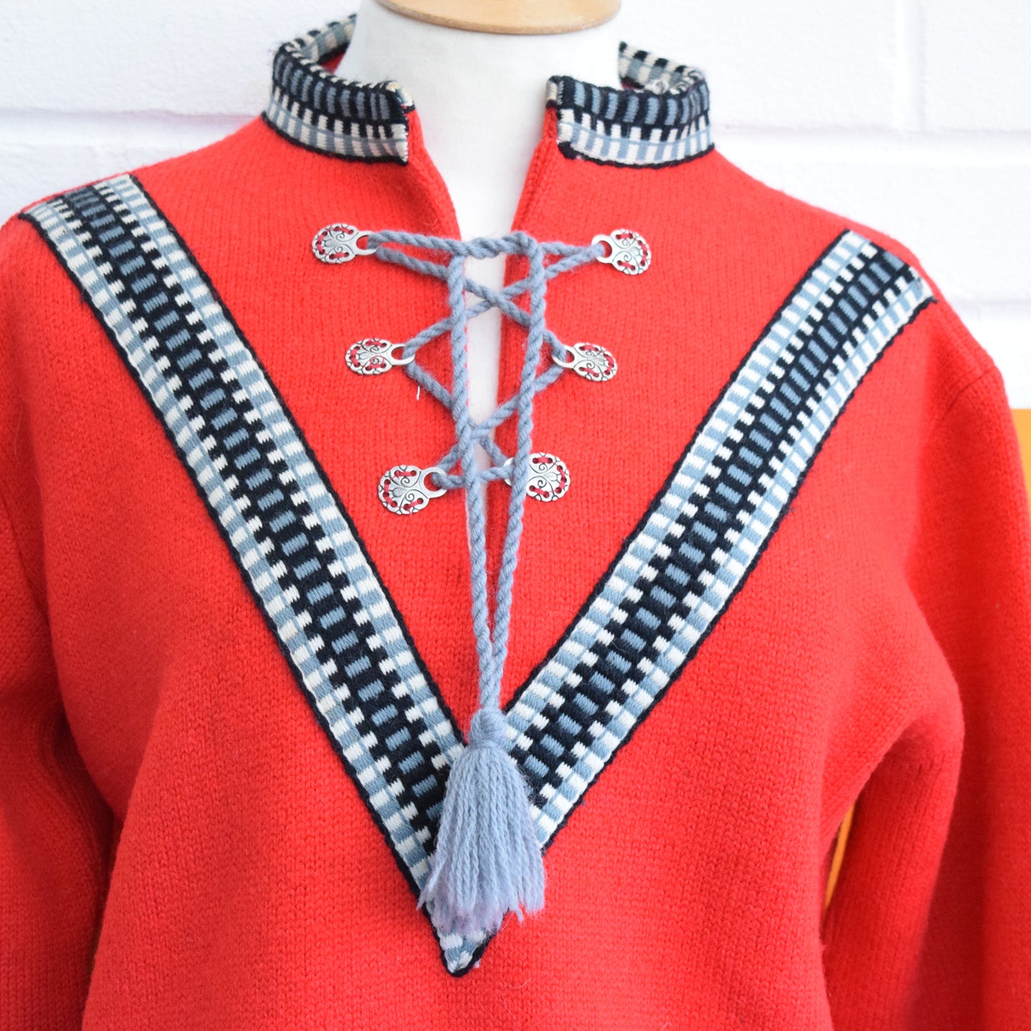 Vintage 1960s Norwegian Jumper  - 100% Wool - Medium