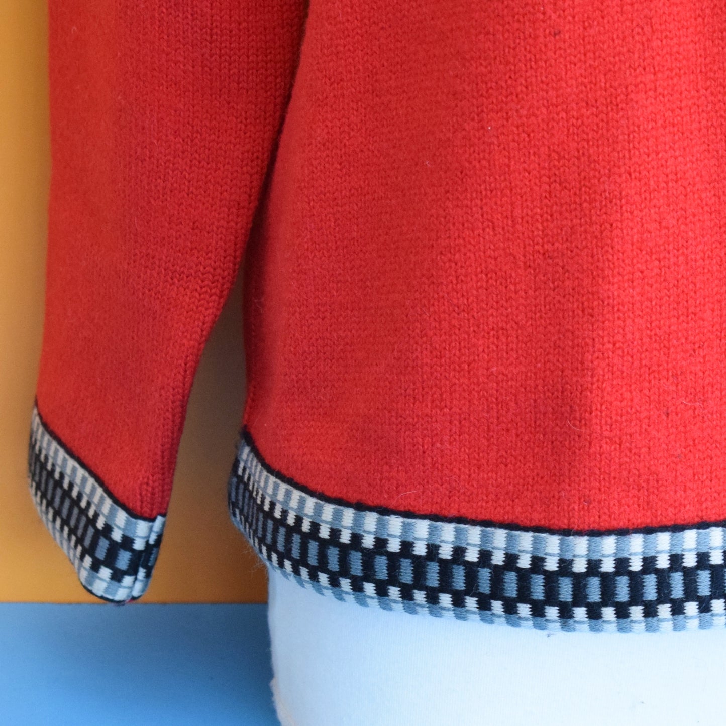 Vintage 1960s Norwegian Jumper  - 100% Wool - Medium