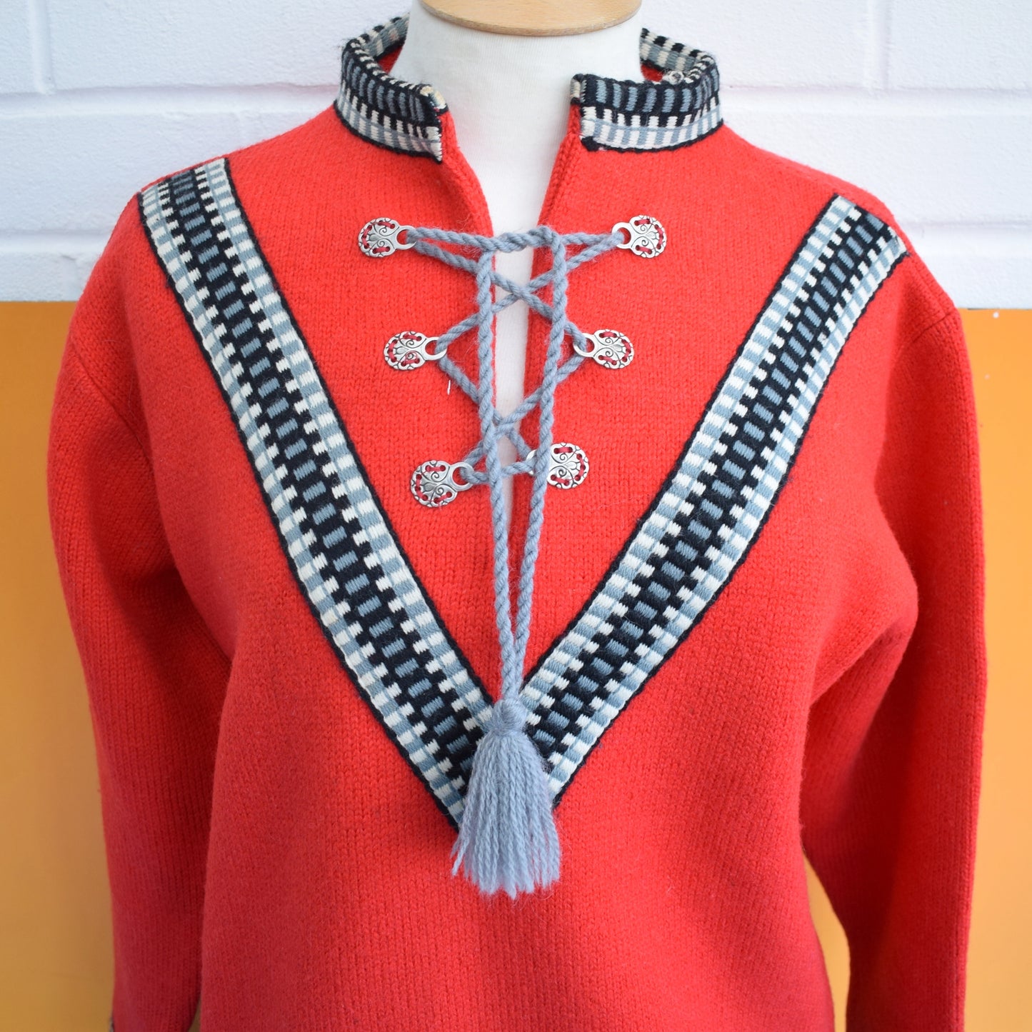 Vintage 1960s Norwegian Jumper  - 100% Wool - Medium