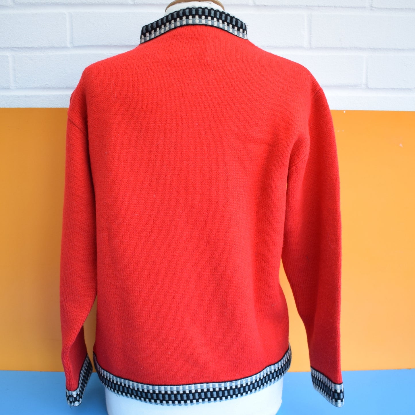 Vintage 1960s Norwegian Jumper  - 100% Wool - Medium