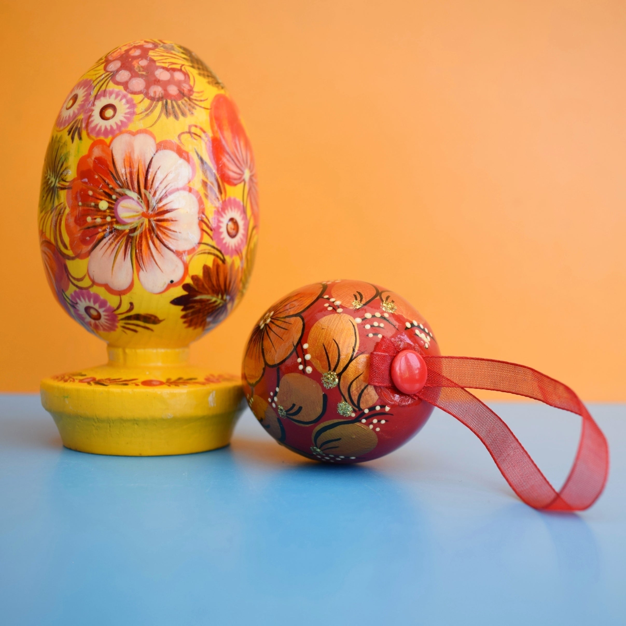 Vintage 1970s Wooden Hand Painted Egg Decorations – Pineapple Retro