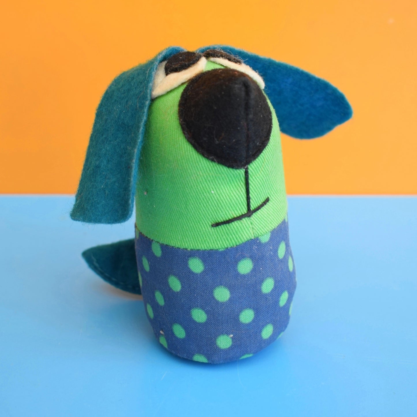 Vintage 1970s Carlton Ware Walking Egg Cup -/ Doggy Figure