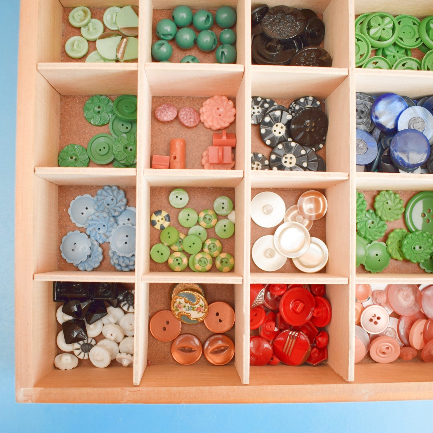 Vintage 1960s Crescent Haberdashery Button Box - Retail