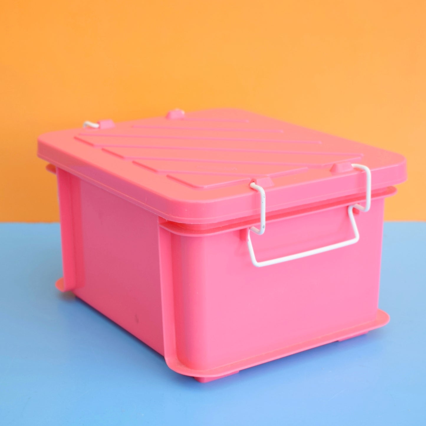 Vintage 1980s Storage Box - Rubbermaid - Pink