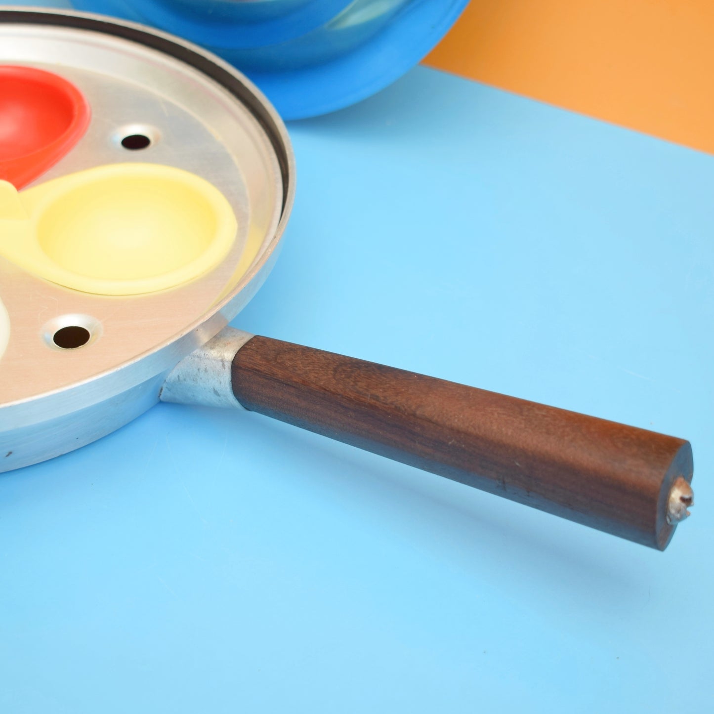 Vintage 1960s Egg Poacher / Saucepan - Anodised Aluminium / Plastic by Vintage