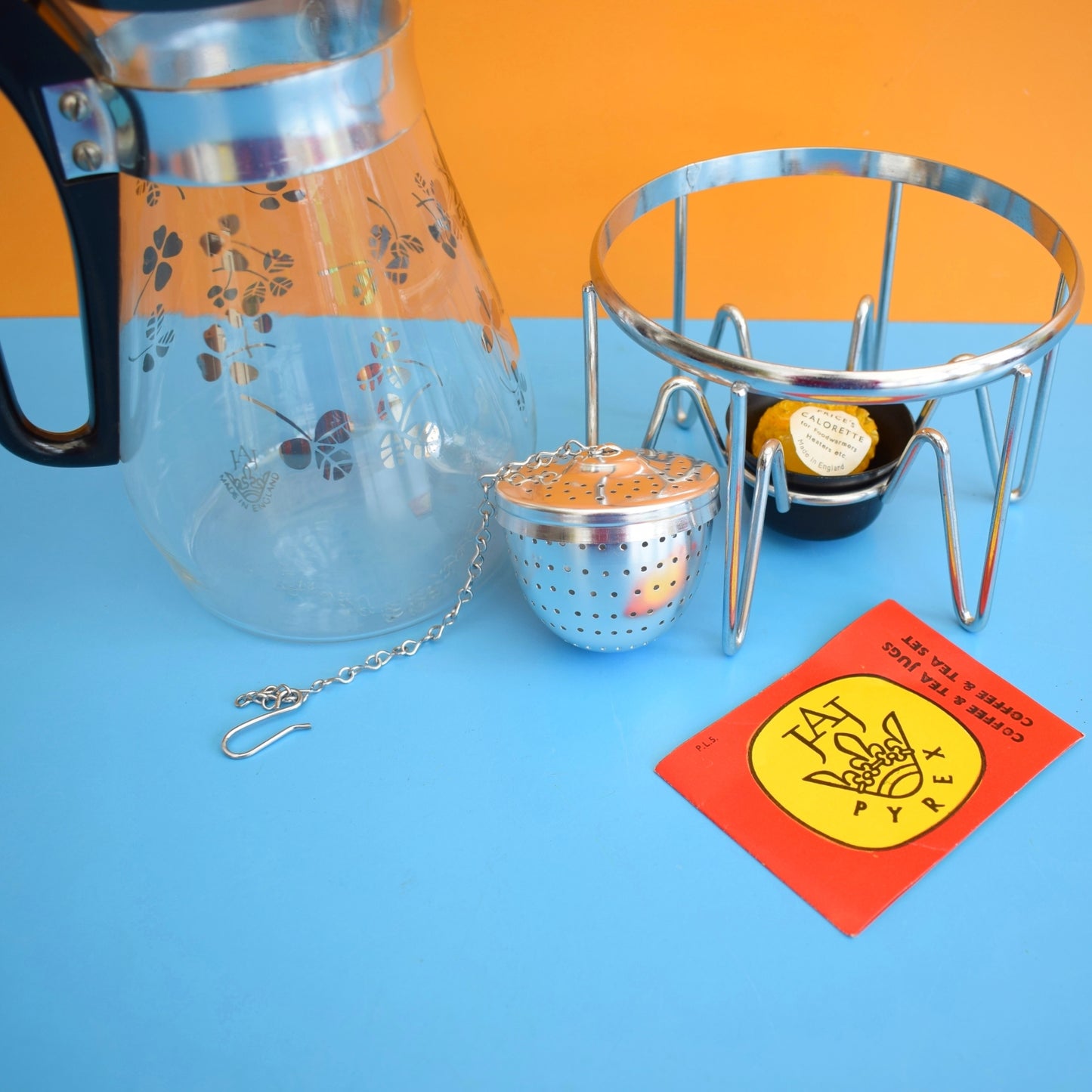 Vintage 1960s Coffee & Tea Maker Set - Pyrex - Silver Clover Leaves