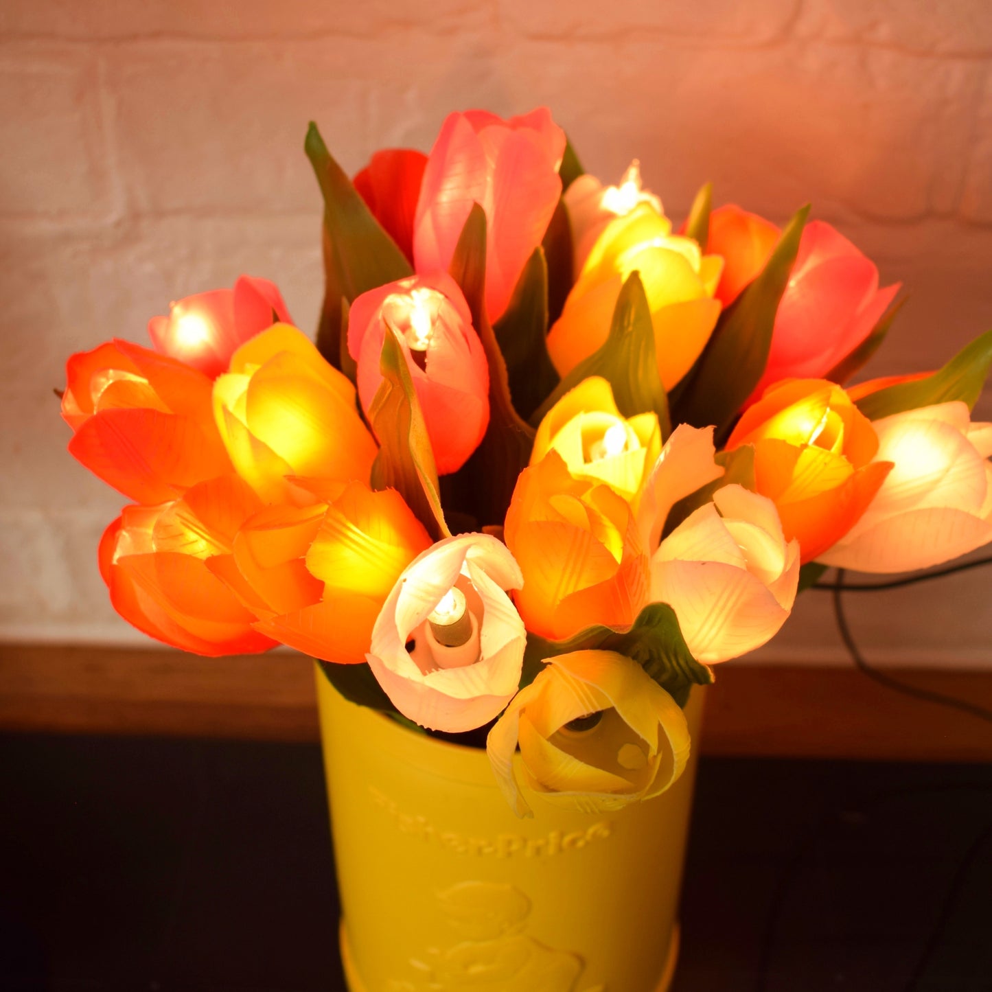 Vintage 2004 Plastic Tulip Flower Lights .
