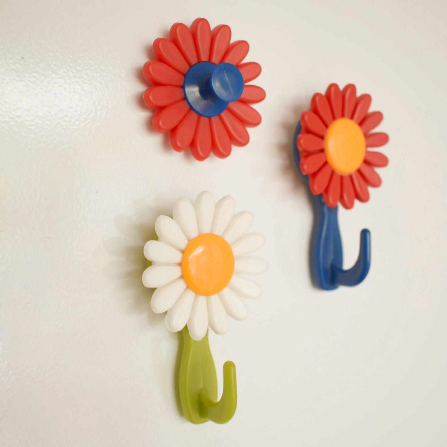 Vintage 1970s Plastic Flower Power Daisy Hooks - Unused by Pineapple Retro