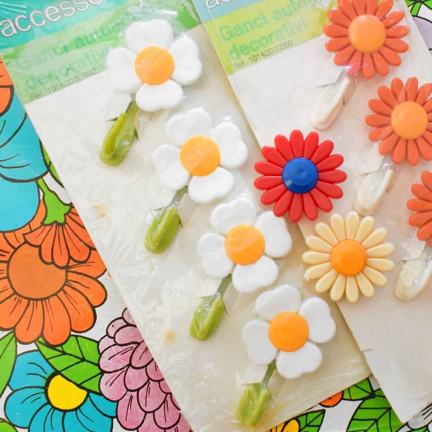 Vintage 1970s Plastic Flower Power Daisy Hooks - Unused by Pineapple Retro