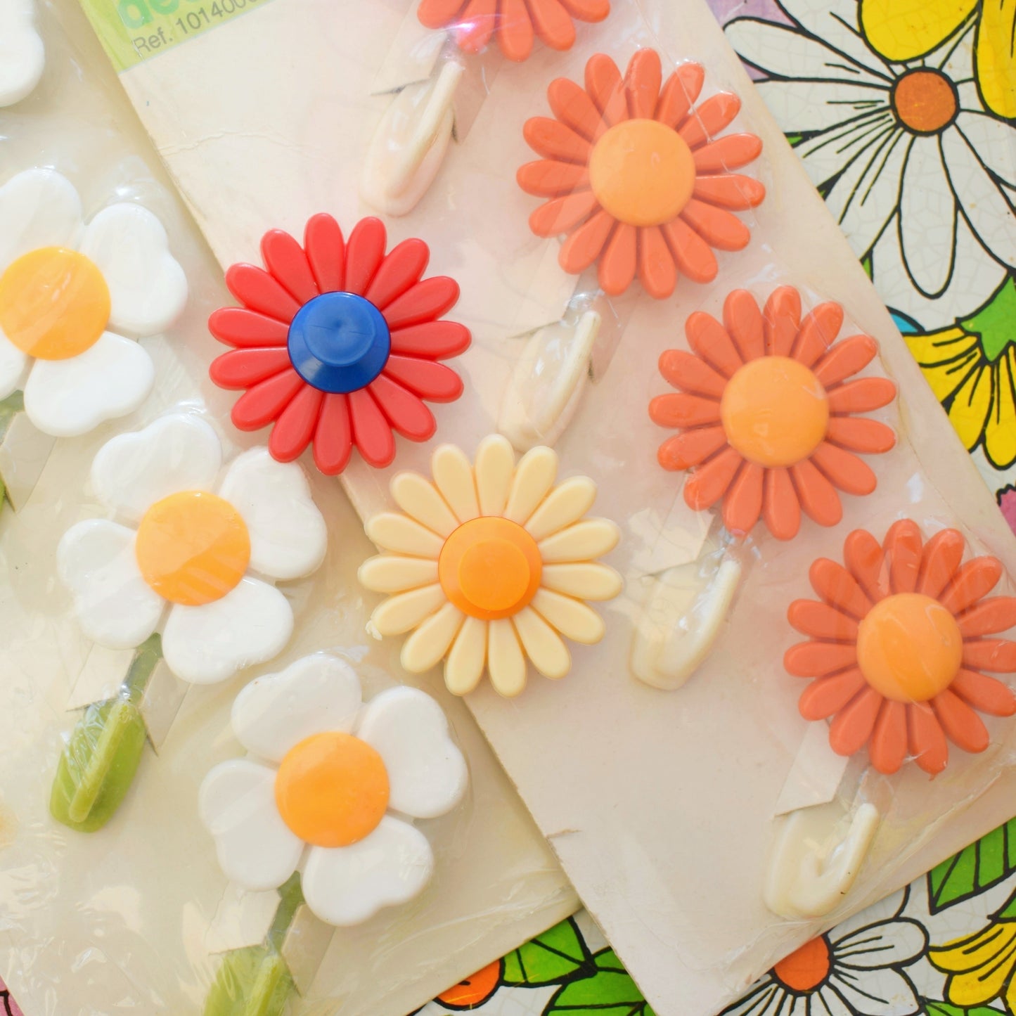 Vintage 1970s Plastic Flower Power Daisy Hooks - Unused by Pineapple Retro