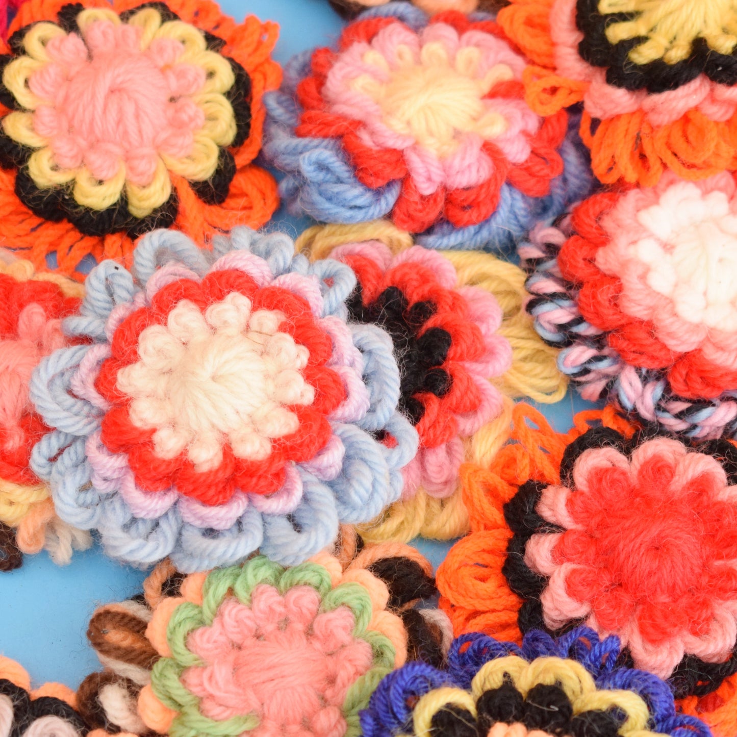 Vintage 1970s Flower Loom Woolly Flowers - x51