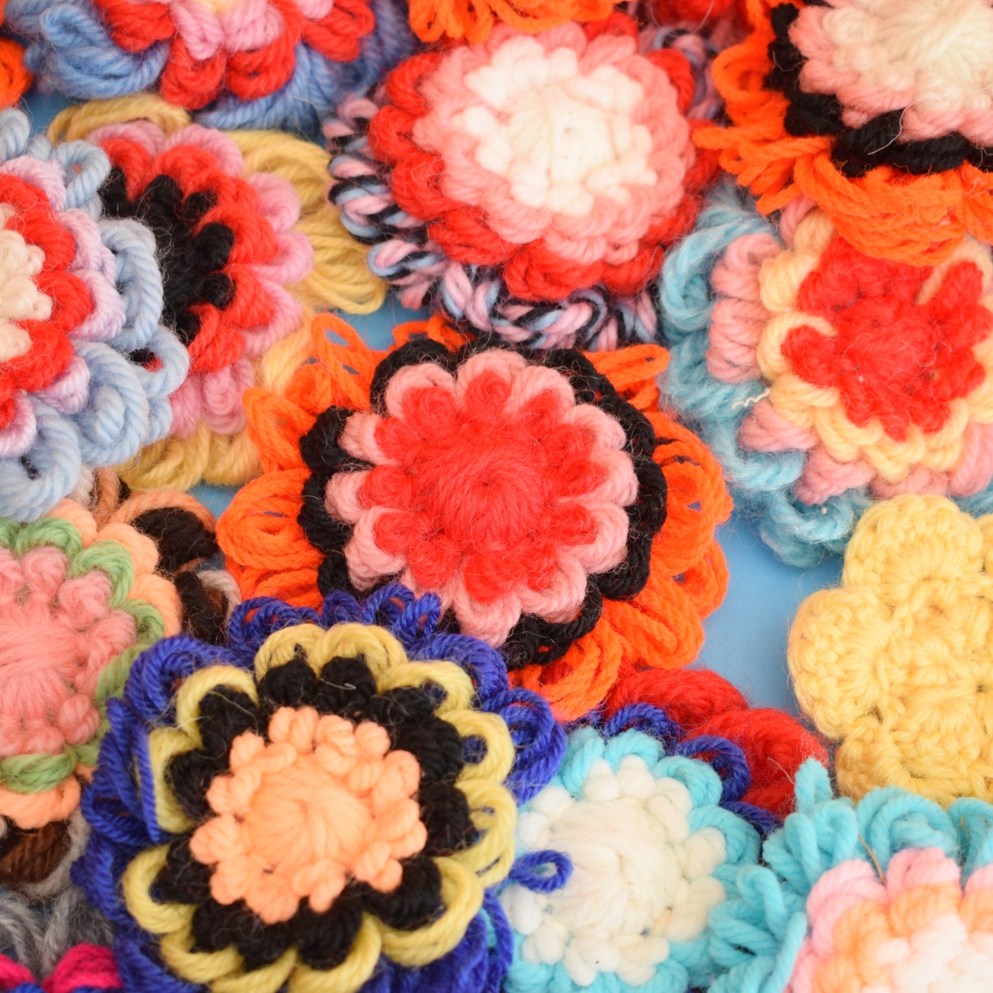 Vintage 1970s Flower Loom Woolly Flowers - x51