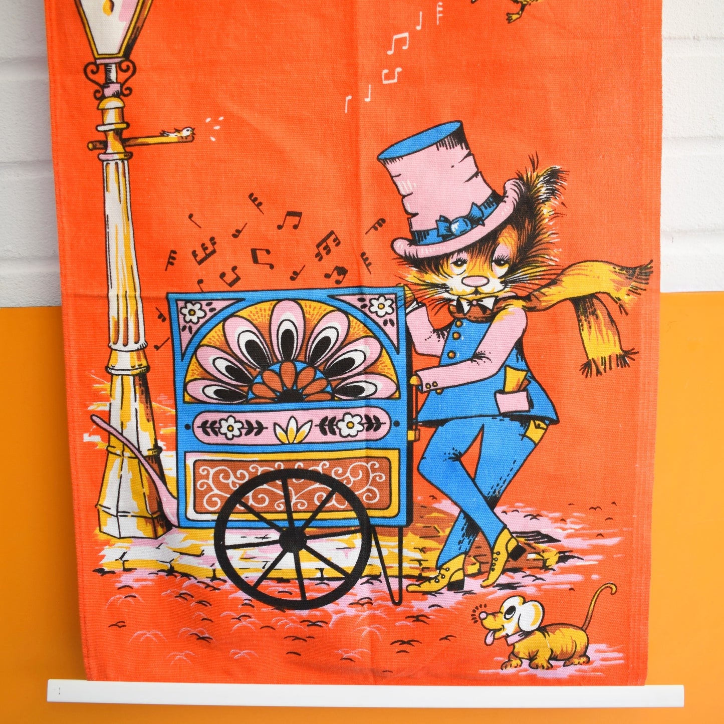 Vintage 1970s Kitsch Tea Towel - Cat Organ Player by Vintage