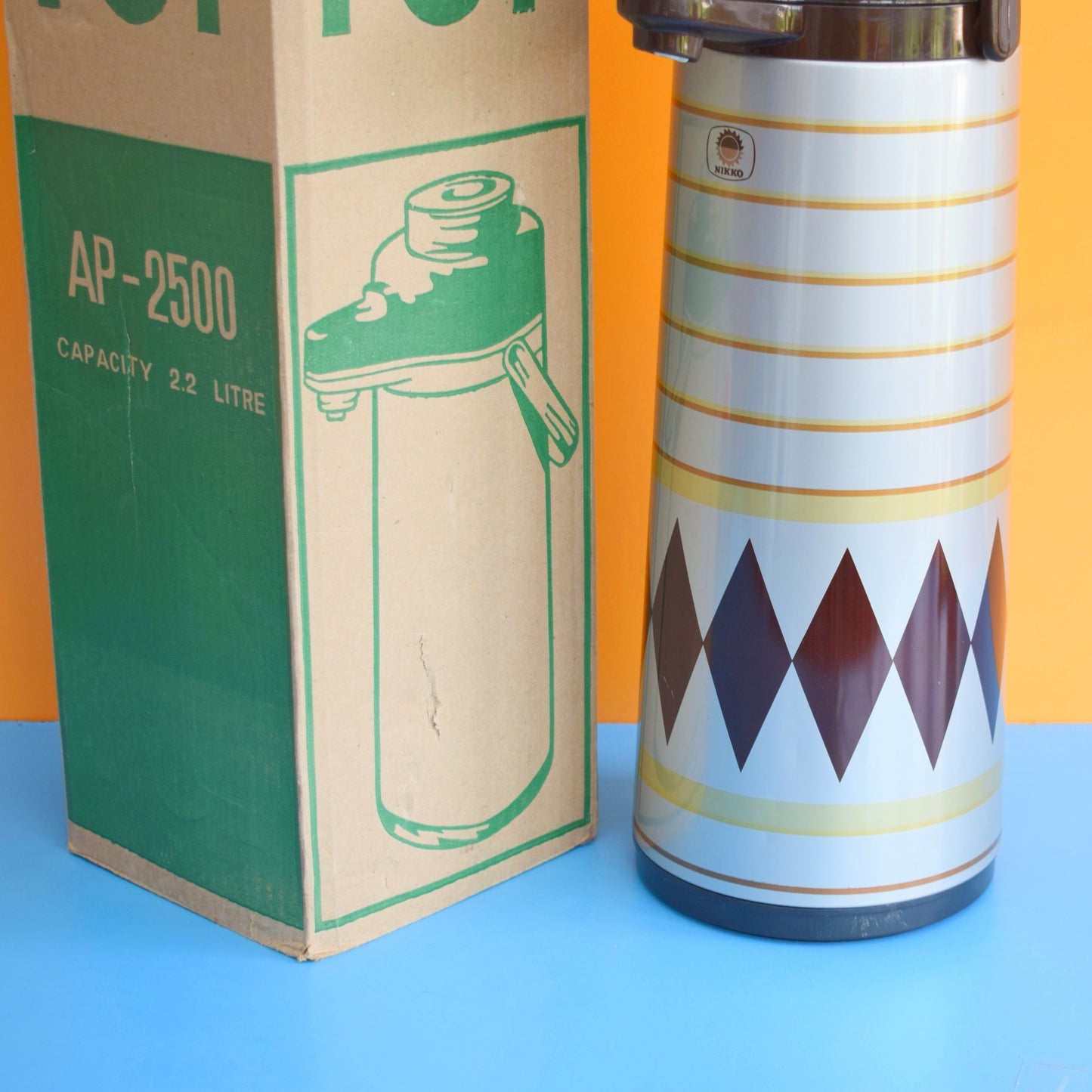 Vintage 1970s Air Pump Flask - Boxed - Silver & Brown