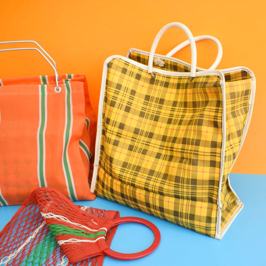 Vintage 1960s Shopping Bags - Woven / Vinyl
