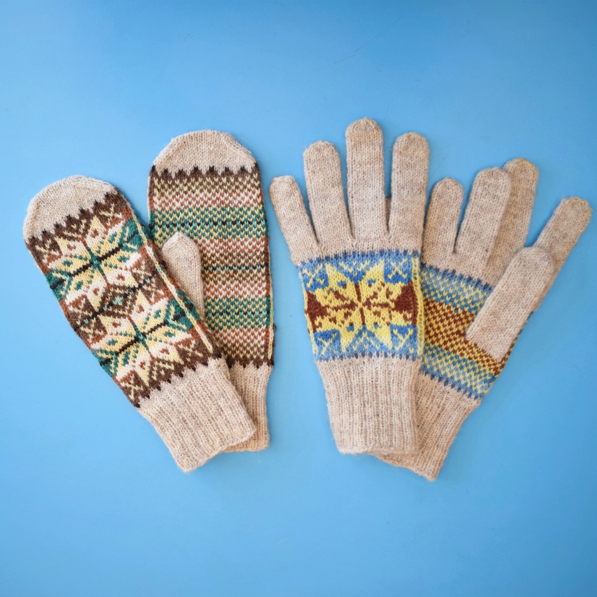 Vintage 1960s Knitted Gloves & Mittens by Vintage