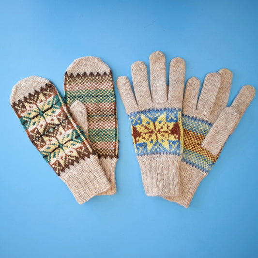 Vintage 1960s Knitted Gloves & Mittens