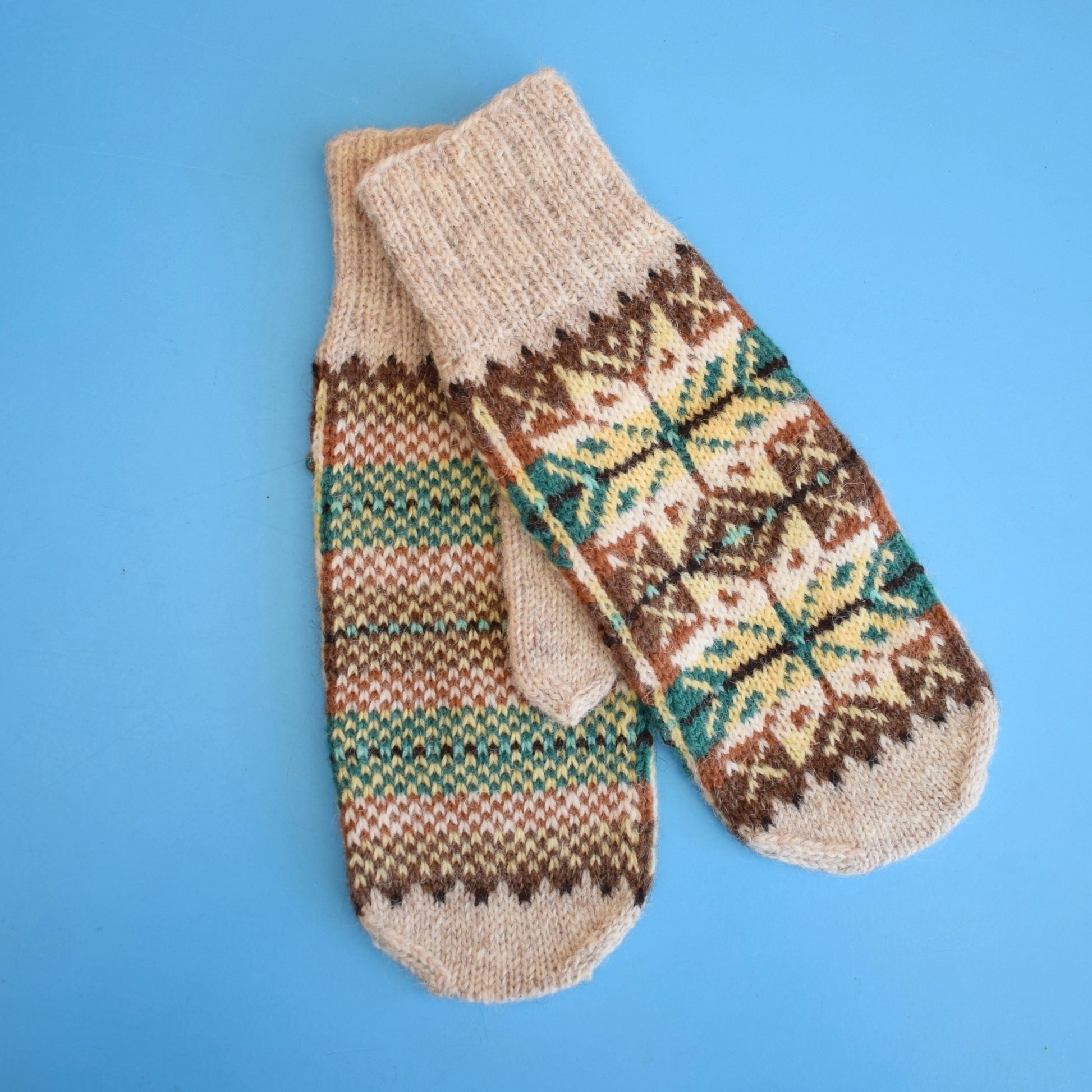 Vintage 1960s Knitted Gloves & Mittens by Vintage