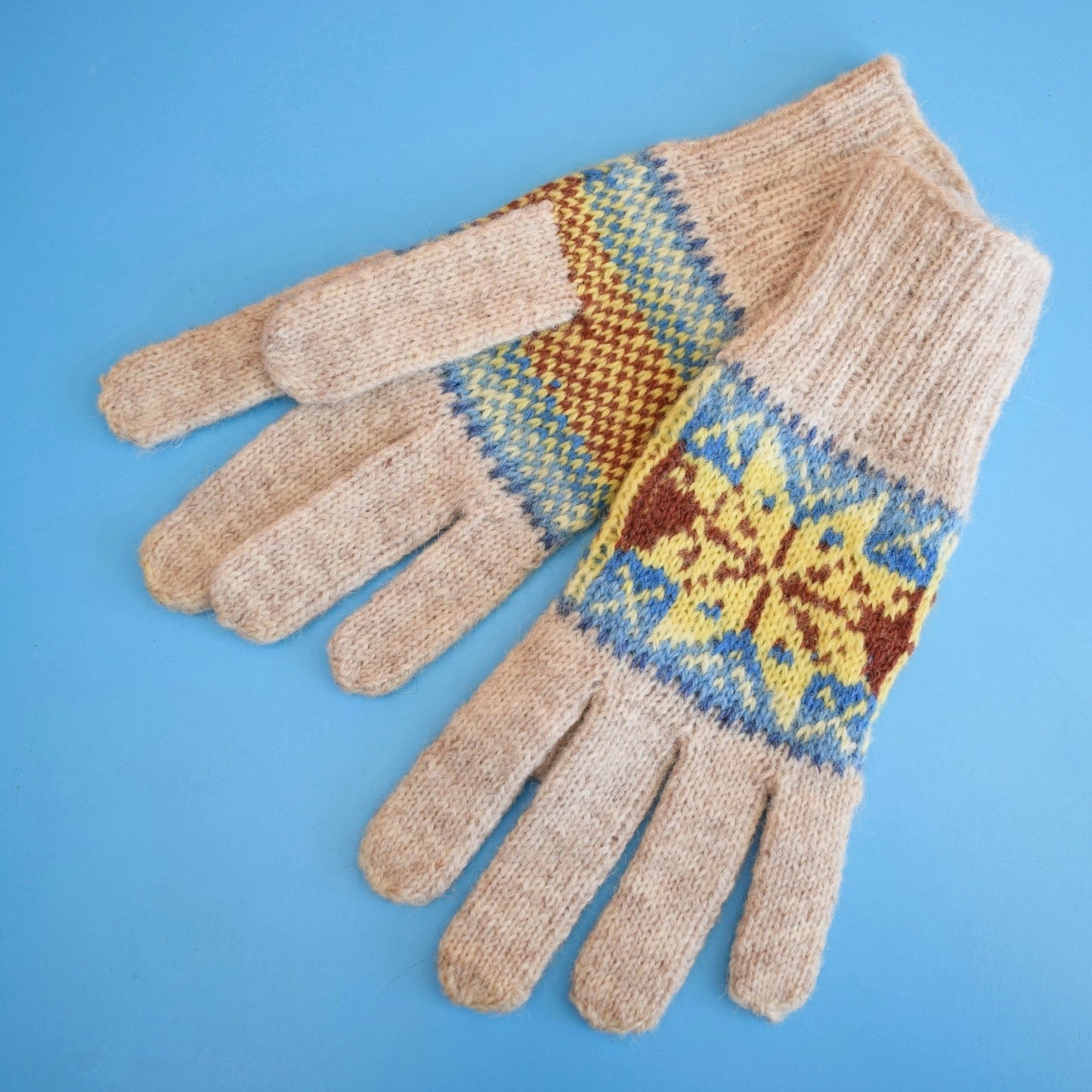 Vintage 1960s Knitted Gloves & Mittens by Vintage