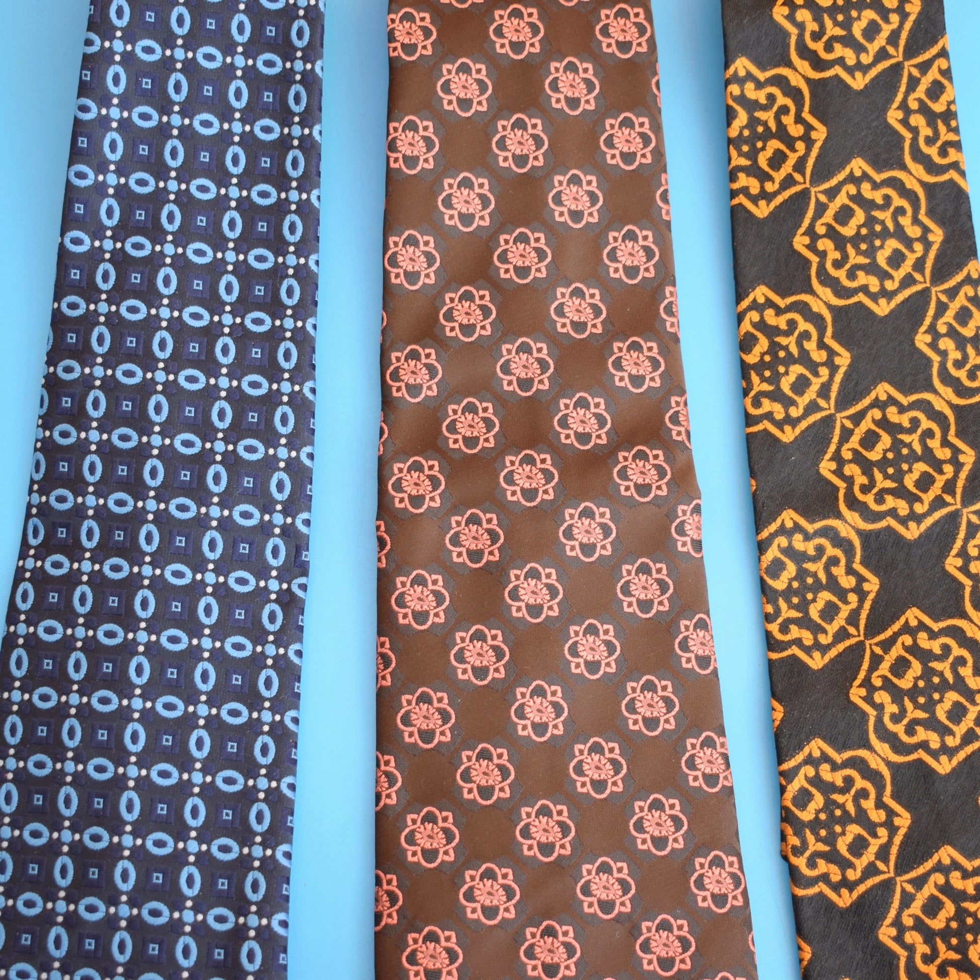 Vintage 1970s Cravat / Ties - Brown / Blue - Mod by Vintage