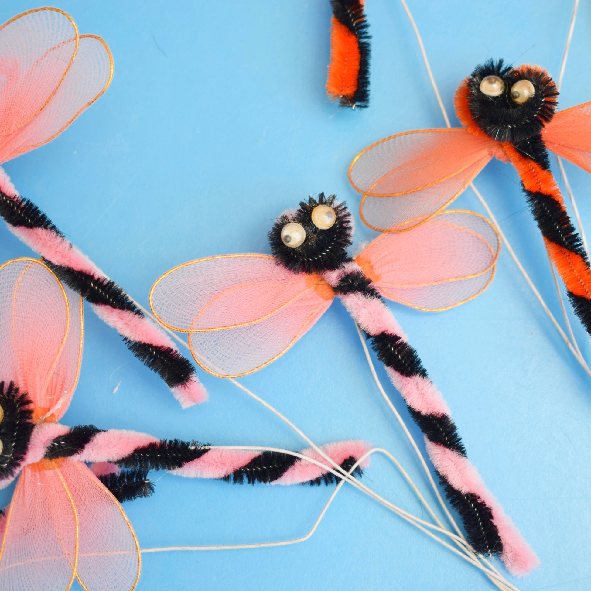 Vintage 1970s Kitsch Pipe Cleaner Dragonflies x21 by Vintage