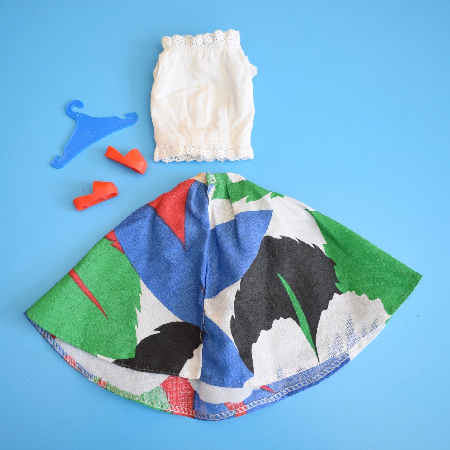 Vintage 1980s Sindy Outfit - New Autumn Designs - Circle Skirt by Pineapple Retro