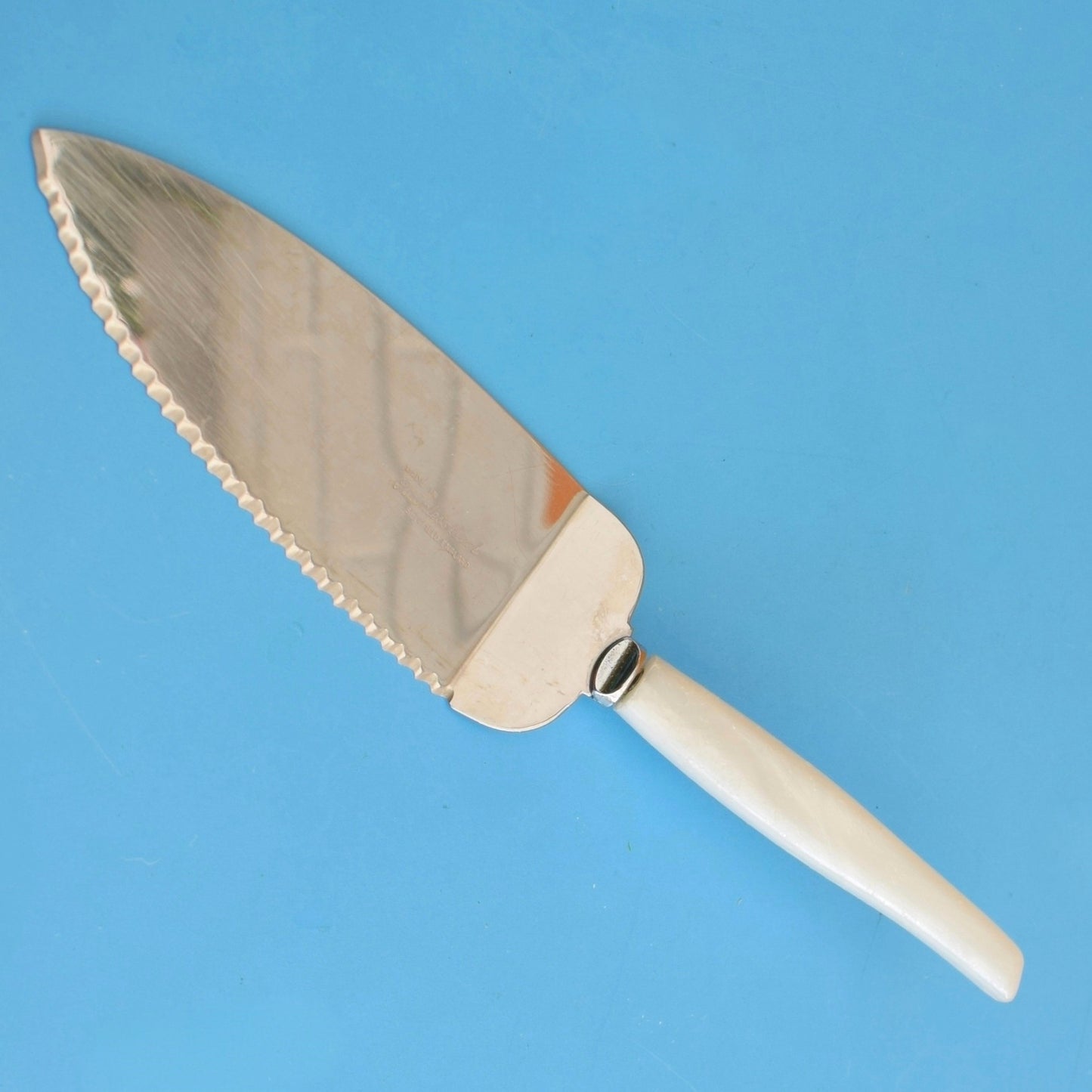 Vintage 1960s Cake Slices - Lucite Plastic Handles - White/ Cream