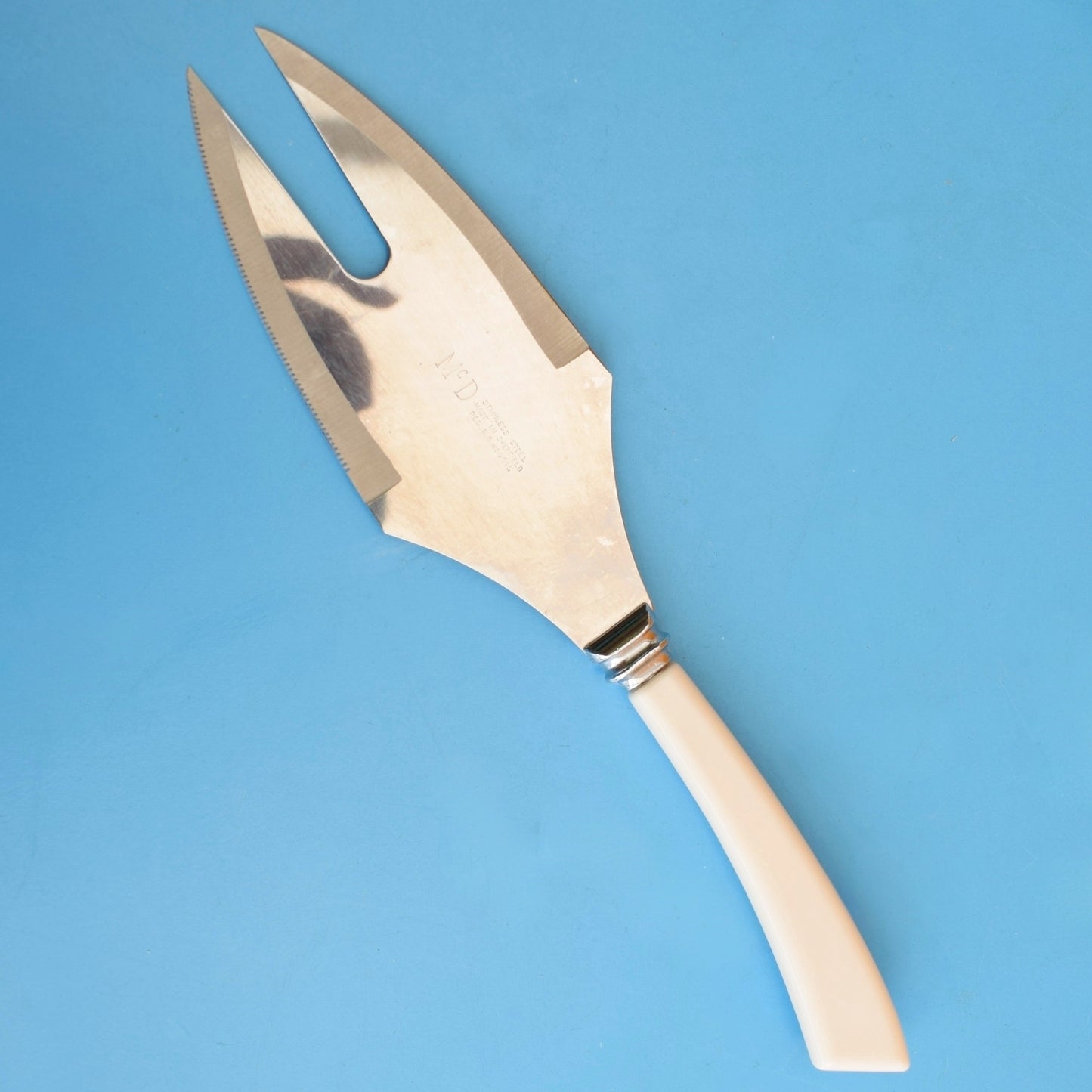 Vintage 1960s Cake Slices - Lucite Plastic Handles - White/ Cream