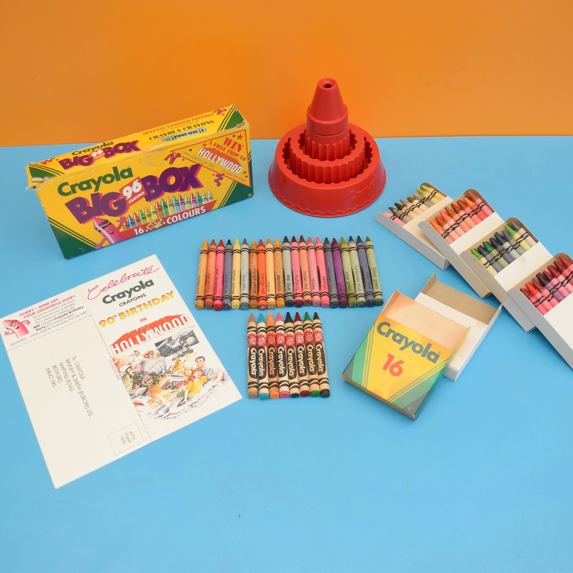 Vintage 1990s Crayola Wax Crayons - Boxed, Retired & Unnamed Colours / Stand by Vintage