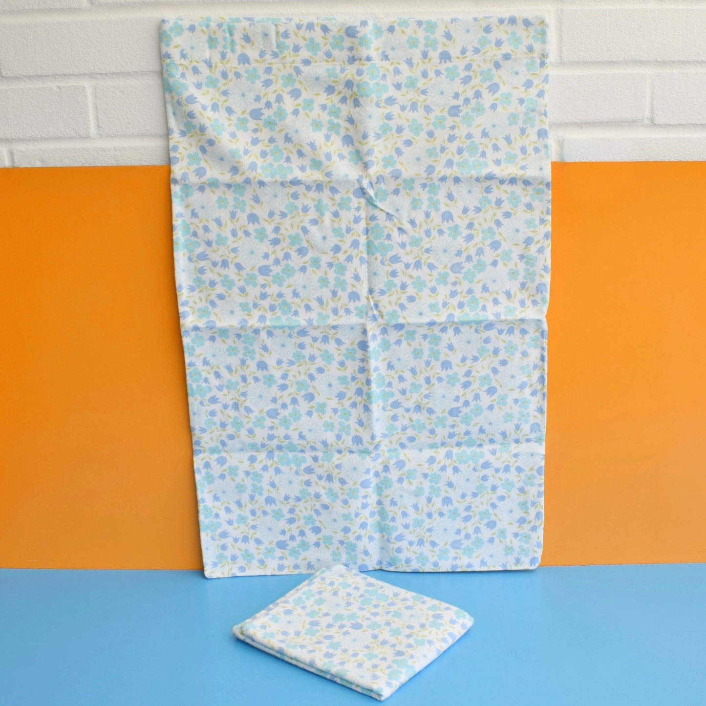 Vintage 1970s Pillowcase Pair - Flowers - Blue