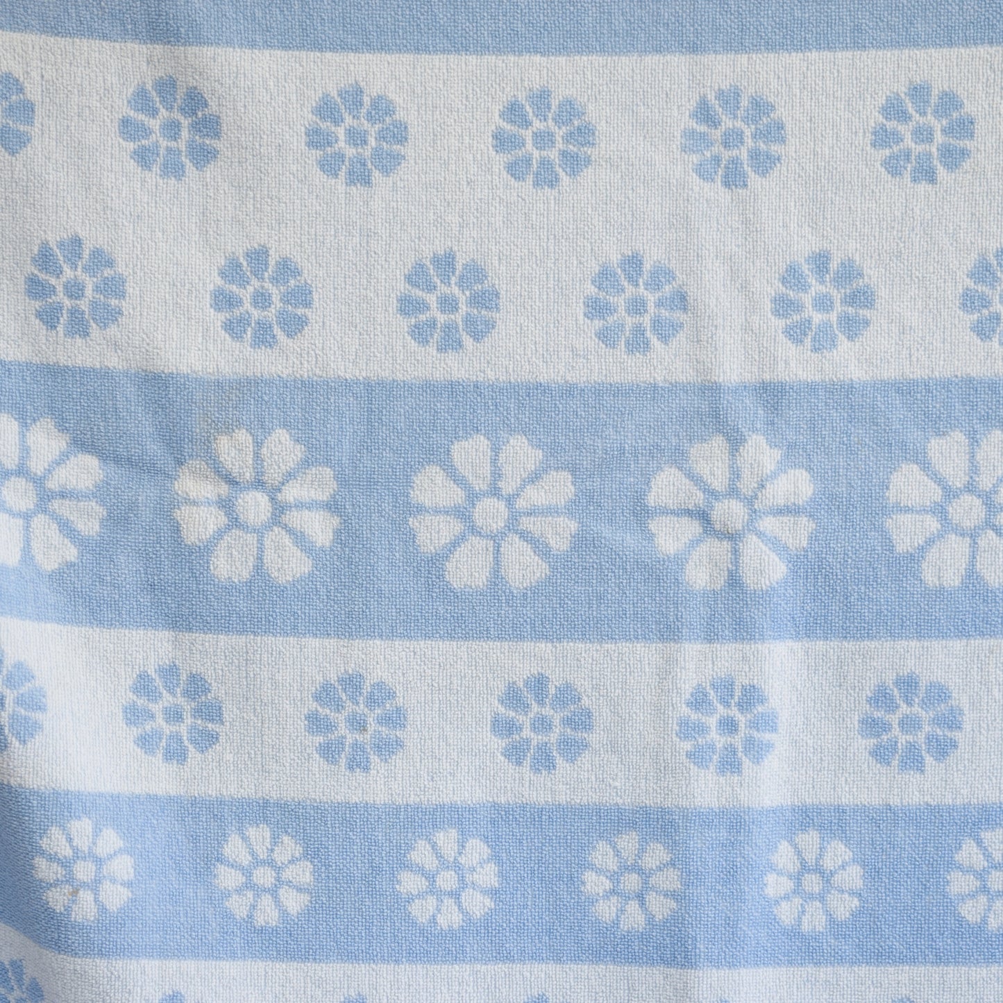 Vintage 1960s Bath Towels - Flowers - Pale Blue & White Pair