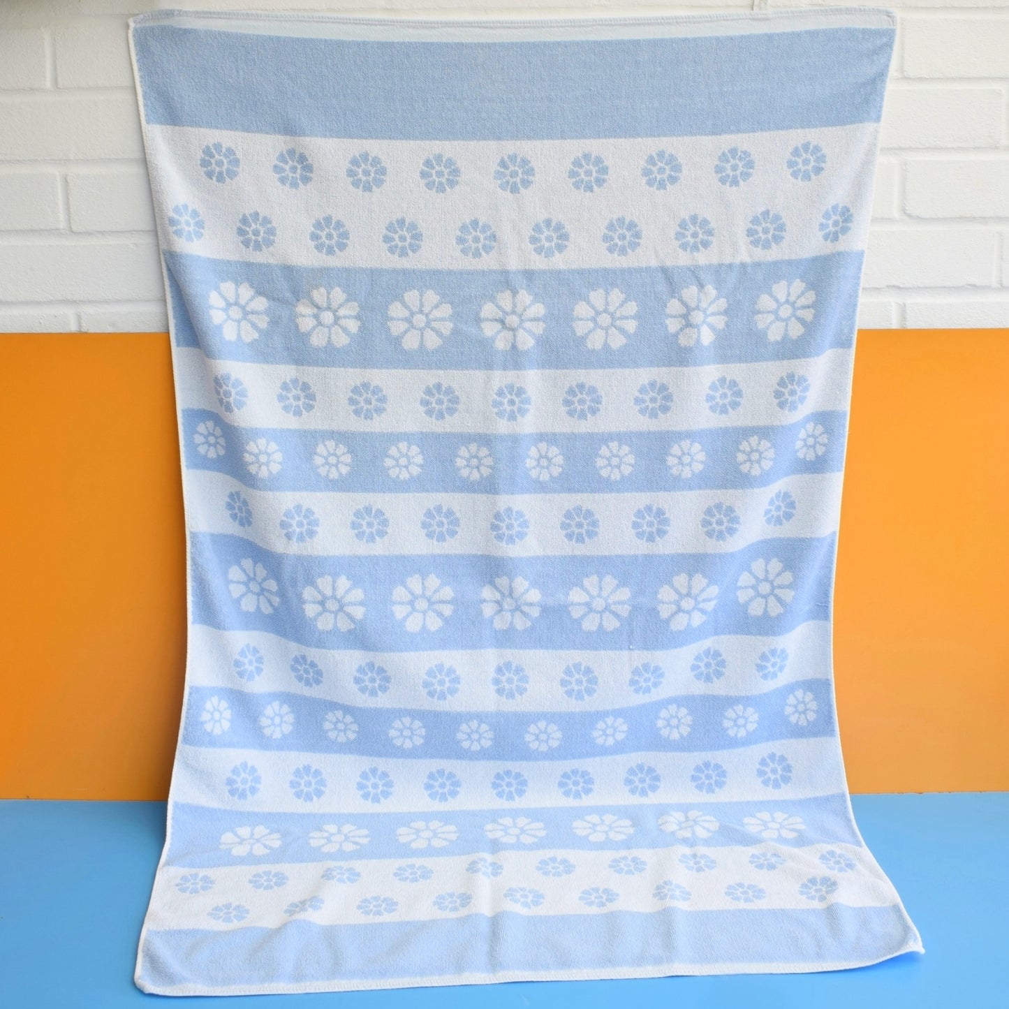 Vintage 1960s Bath Towels - Flowers - Pale Blue & White Pair