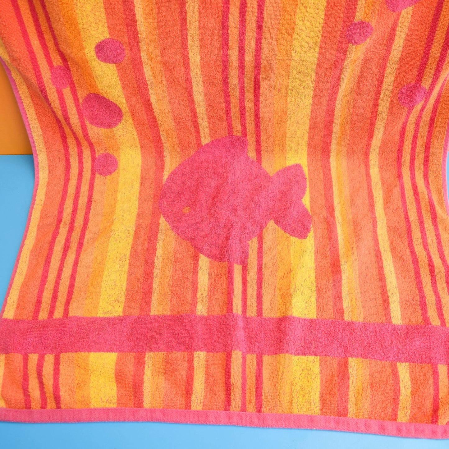 Vintage 1980s Bath Towel - Fish Design - 2 Colours